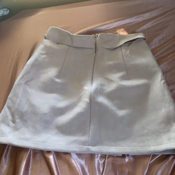 Ripped skirt - Picture 2 of 2